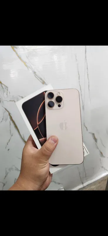 Iphone 16 pro max aybi faqat ekran alishkan urgutt