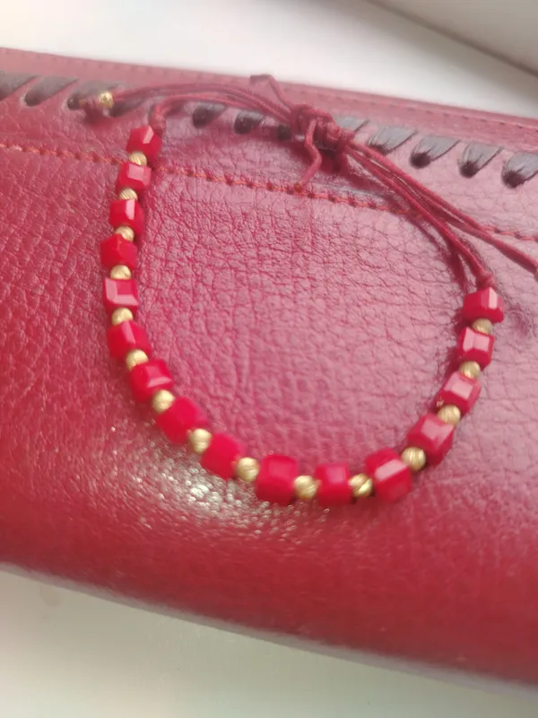 Tilla braslet qizaloqlar uchun