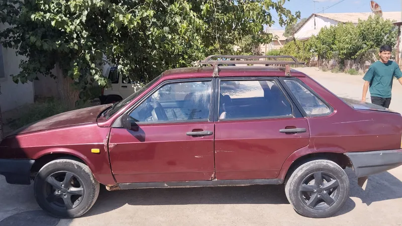 VAZ 21099 sotiladi 4