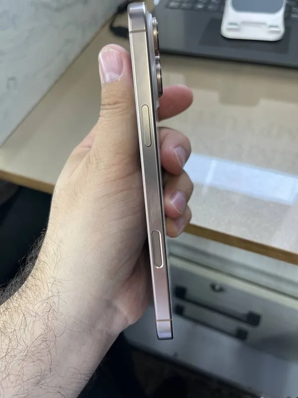iPhone 16 Pro Max 256GB (Desert) 6