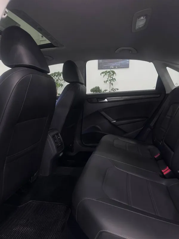 Volkswagen Passat 2.0 R-Line — фото 3