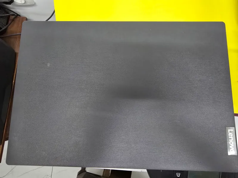 Ноутбук Lenovo V15 IGL почти новый 4