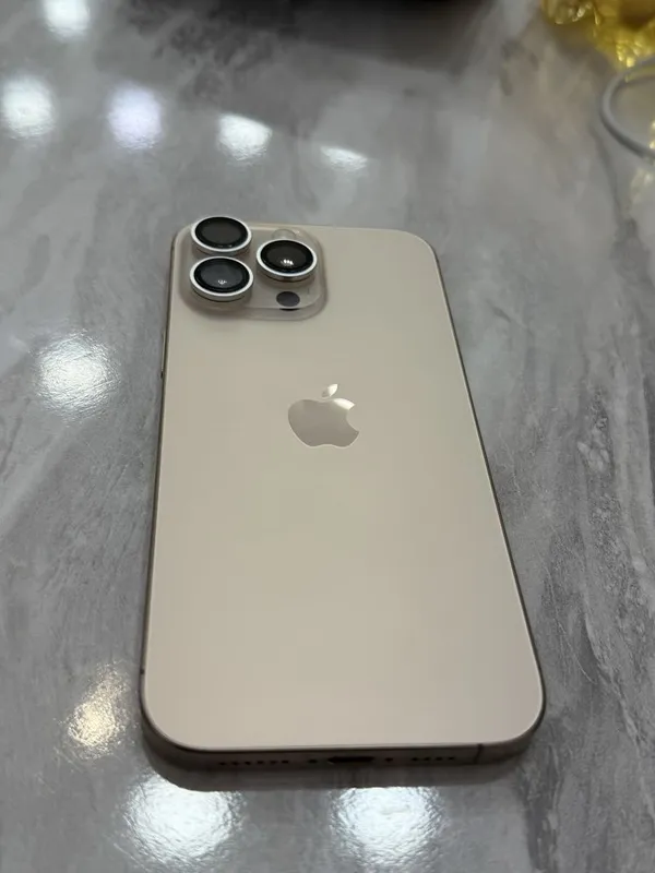 iPhone 16 pro max 1