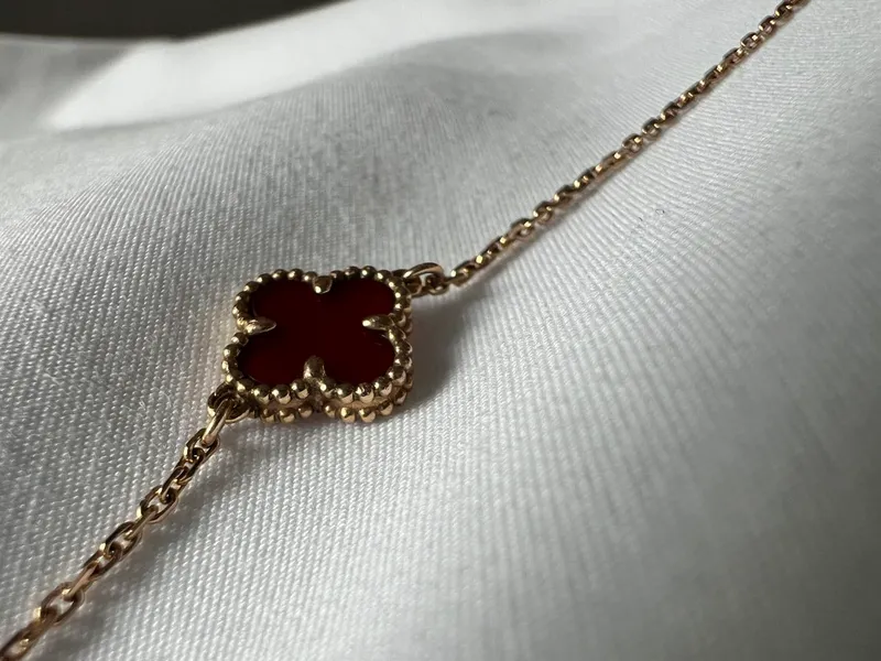 Браслет Van Cleef & Arpels 1 Браслет Van Cleef & Arpels 1