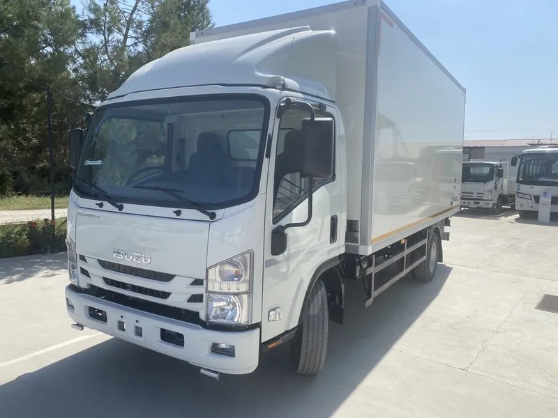 ISUZU NPR75L-K Izotermik kuzovli — фото 1