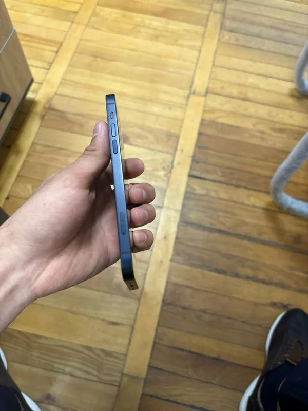Iphone 12 64GB (76%) 5 Iphone 12 64GB (76%) 5