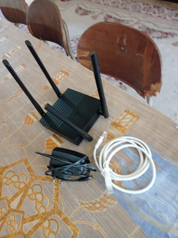 WiFi router sotiladi 2
