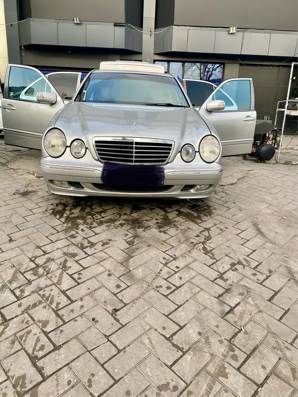 Mersedes Benz E 500 AMG 5 литрлик сотилади — фото 2