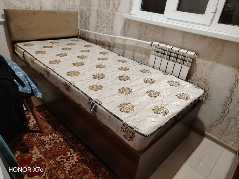 Продаётся кровать 1 Продаётся кровать 1
