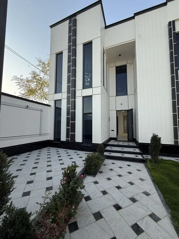 Дом 3.7 соток ул. Циалковского 370м2 2