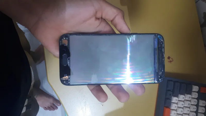 Samsung Galaxy j7 zapchastga ekrani ishlamaydi — фото 2