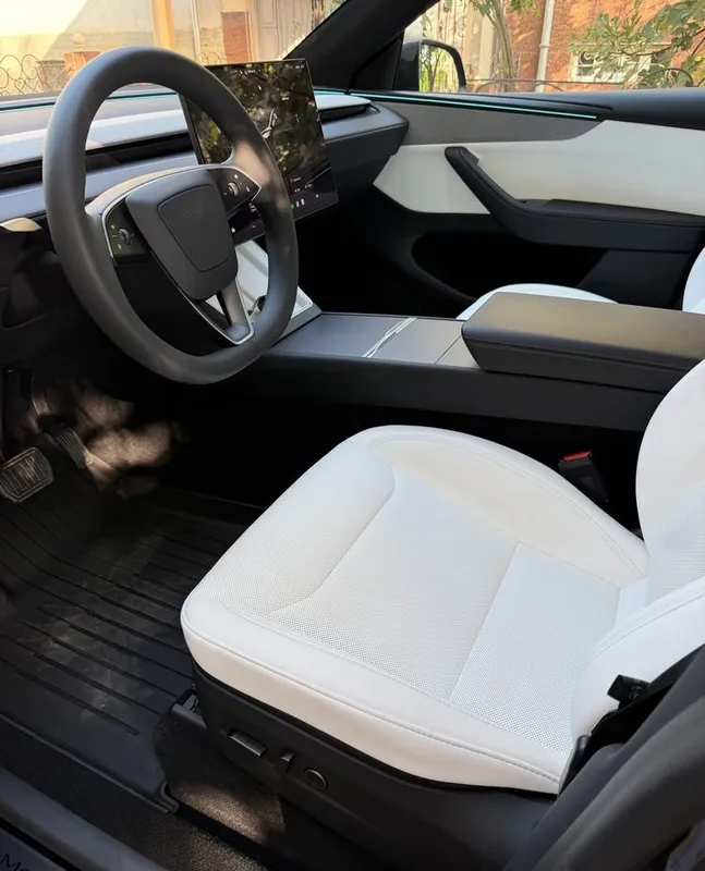 Tesla Model Y Juniper RWD Premium 2026-26 7 Tesla Model Y Juniper RWD Premium 2026-26 7