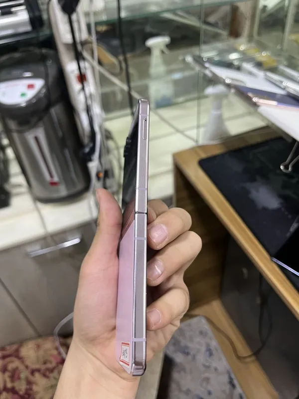 Samsung Z flip5 5G 5 Samsung Z flip5 5G 5