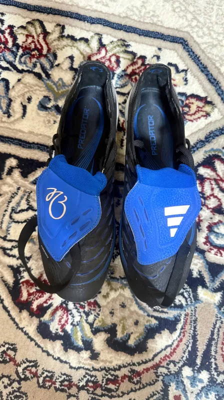 Футбольные бутсы Adidas
