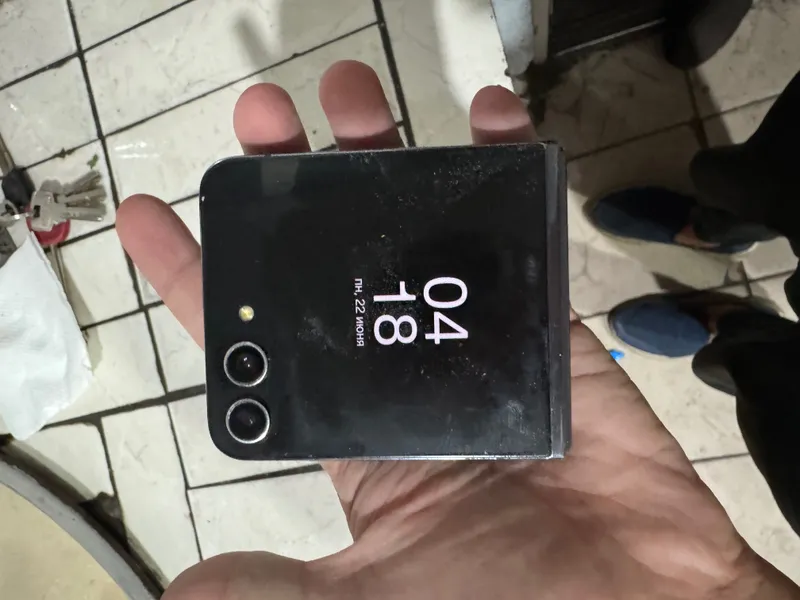 Z flip 5,512GB tel qsela gapladhamiza 4 Z flip 5,512GB tel qsela gapladhamiza 4