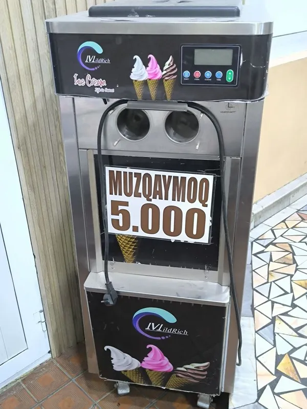 Muzqaymoq aparat sotiladi 220 da ishlidi Muzqaymoq aparat sotiladi 220 da ishlidi