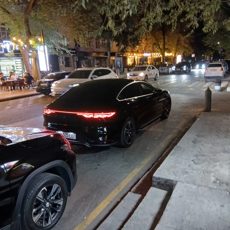 Водитель Ташкента предлагает на Byd HAN 7