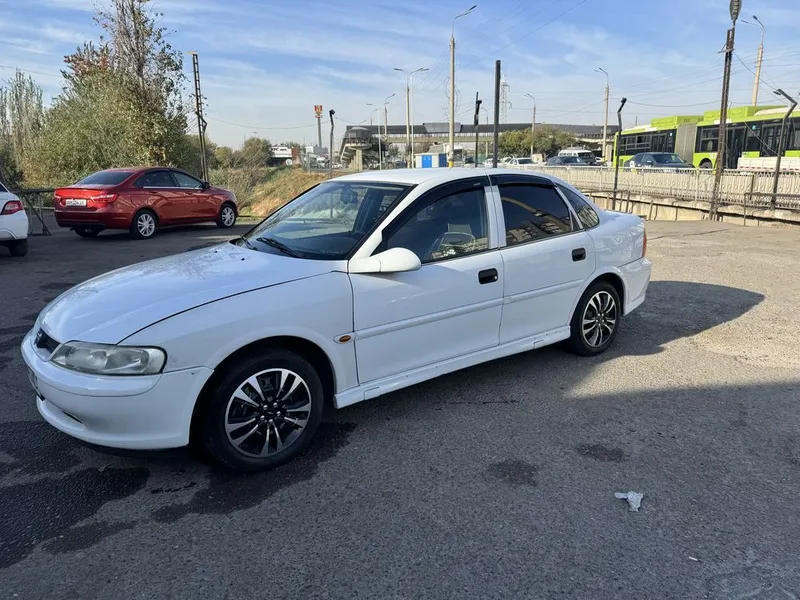 Opel vectra B sotiladi. Sosoyanee ortacha, signalizaciyasi bor. — фото 2