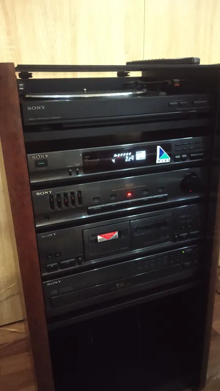 Продам муз.центр SONY 3 Продам муз.центр SONY 3
