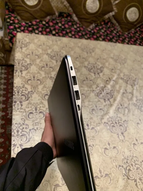 Notebook Core i7 holati tiniq — фото 3
