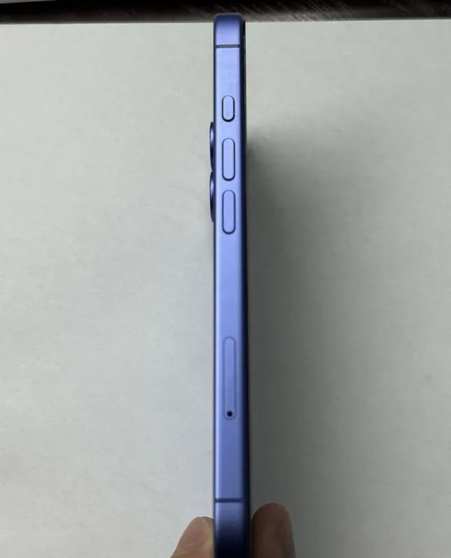 iPhone 16 128 ГБ, ультрамариновый 4