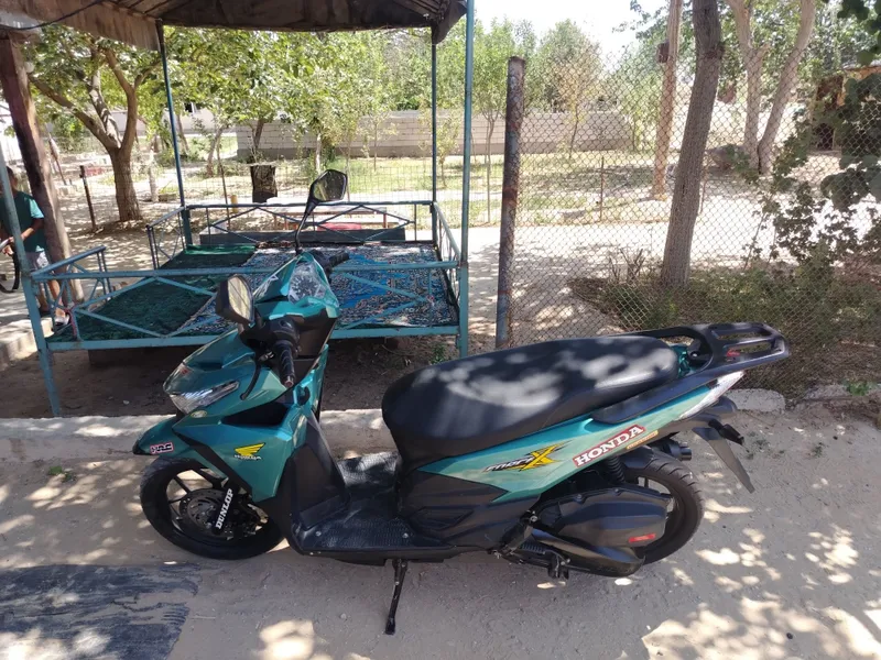 Продаётся скутер Honda Click 175 - BirBir