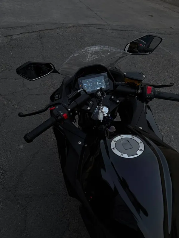 Абсолютно новый Kawasaki Ninja 250cc ABS 4 Абсолютно новый Kawasaki Ninja 250cc ABS 4