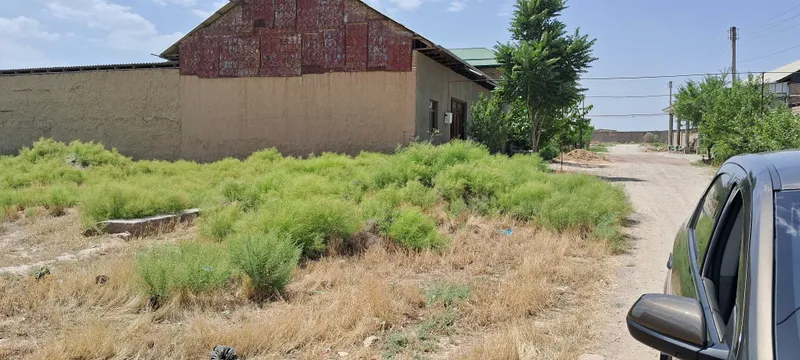 Uchastka yer sotiladi