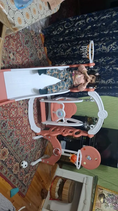 Детиски горки и качели и баскетболни