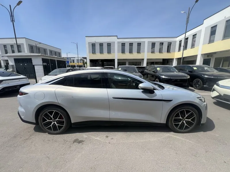 Byd Han L 3-pozitsiya 2.7sec 2ta mator 601km elektr 3 Byd Han L 3-pozitsiya 2.7sec 2ta mator 601km elektr 3