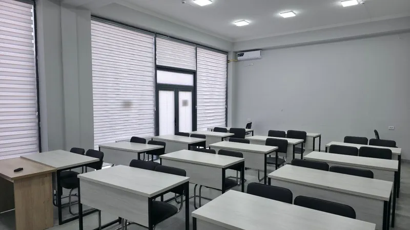 Сдаётся комплекс из 3-х зданий на закрытой территории 9