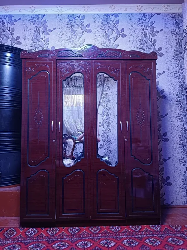 Assalom alekum, Shkaf sotiladi. Manzil Xorazm Bog‘ot, singan joyi yo‘q