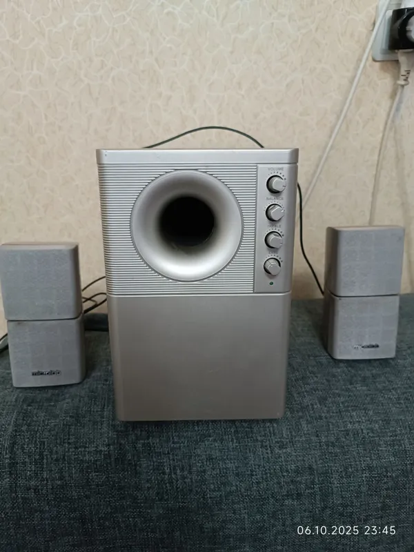 Microlab X2. Стерео колонки с сабвуфером для ПК. — фото 1