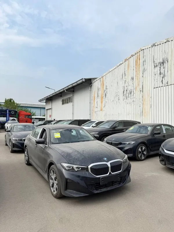 BMW I3 35L 2025 yil nomer olingan natarus — фото 2