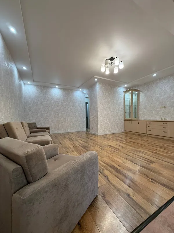 Продаётся 3-комнатная квартира (77-серия), 70 м², 3/4, Мирзо-Улугбекский район 2