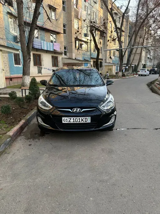 Hyundai accent 2013 3 Hyundai accent 2013 3