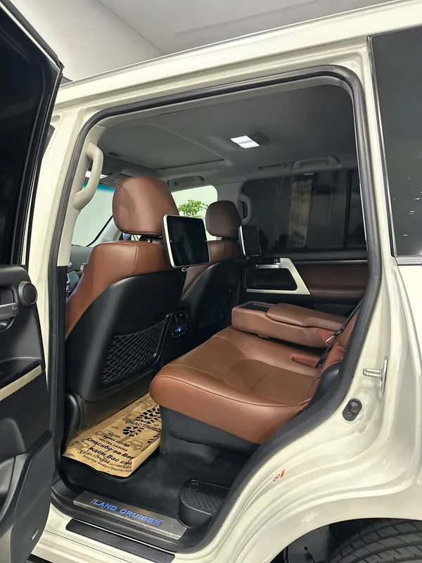 Toyota Land Cruiser 200 — фото 3