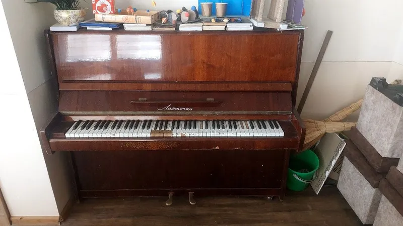 Pianino Lastochka sotiladi / Продается пианино Ласточка 1 Pianino Lastochka sotiladi / Продается пианино Ласточка 1