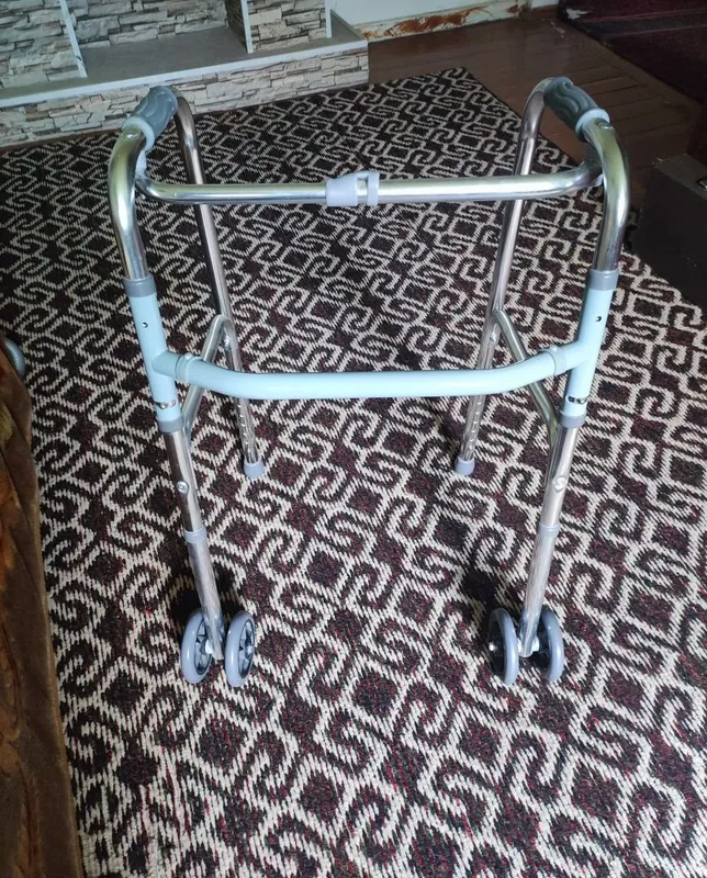 Keksalar uchun yurish moslamasi sotiladi 2 Keksalar uchun yurish moslamasi sotiladi 2
