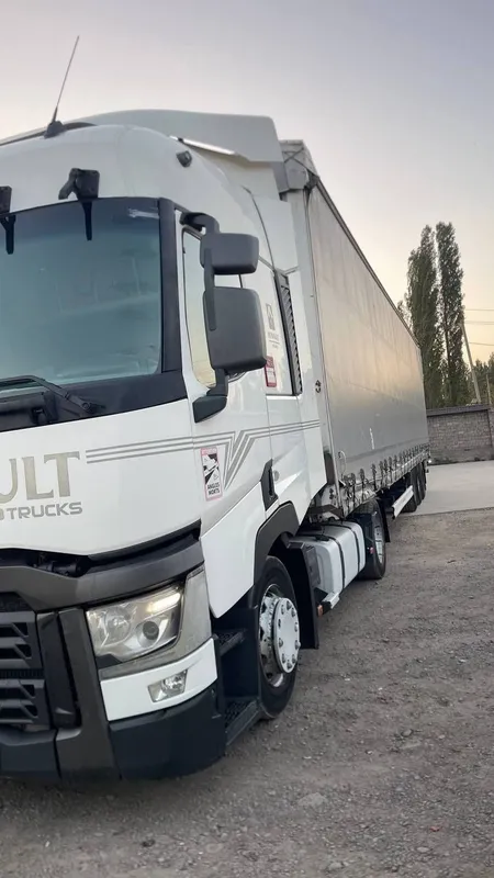 Продается грузовик Renault 2 Продается грузовик Renault 2