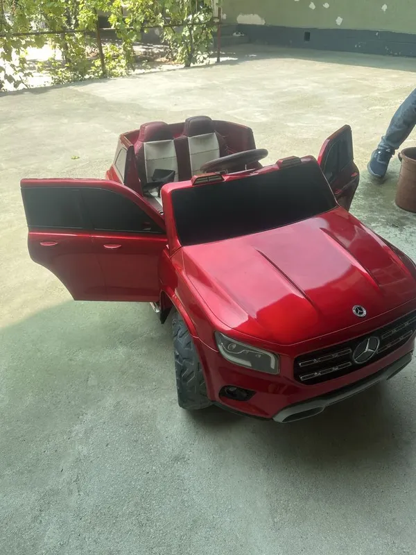 Pultli moshina mersedes benz 4 Pultli moshina mersedes benz 4