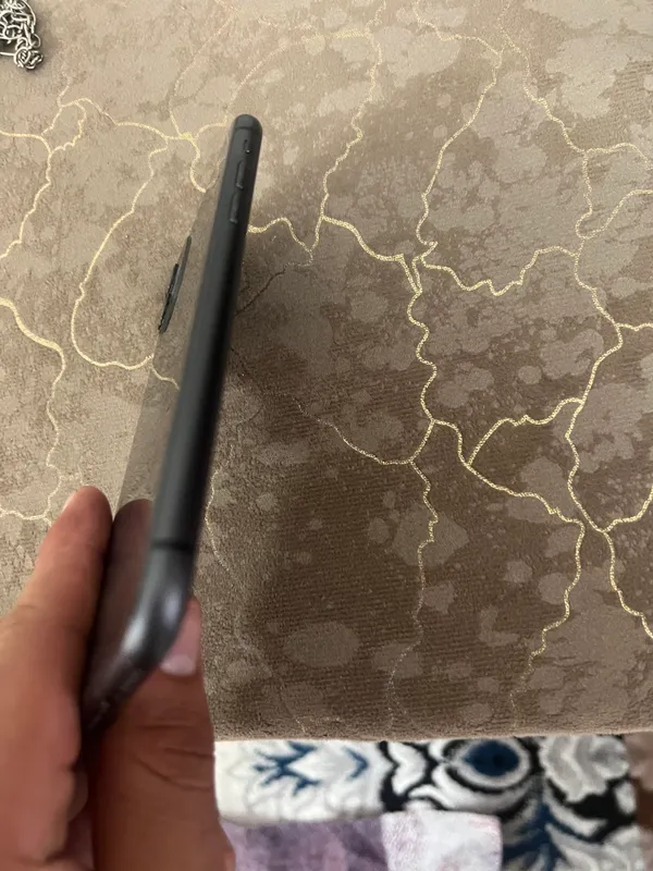 iPhone 11 память 64GB, ёмкость 72, состояние идеальное 3