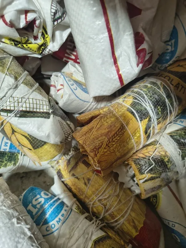 Mutabar un qoplari bor 2500 soʻm qancha kerak bolasa bor 2