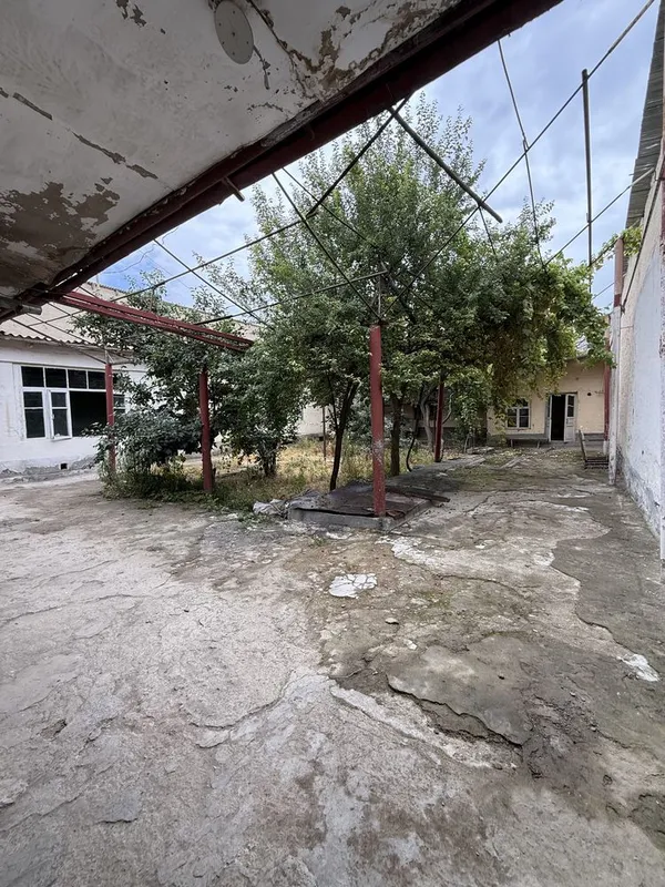 Xovli sotiladi Yagona darcha orqa kuchasida 2