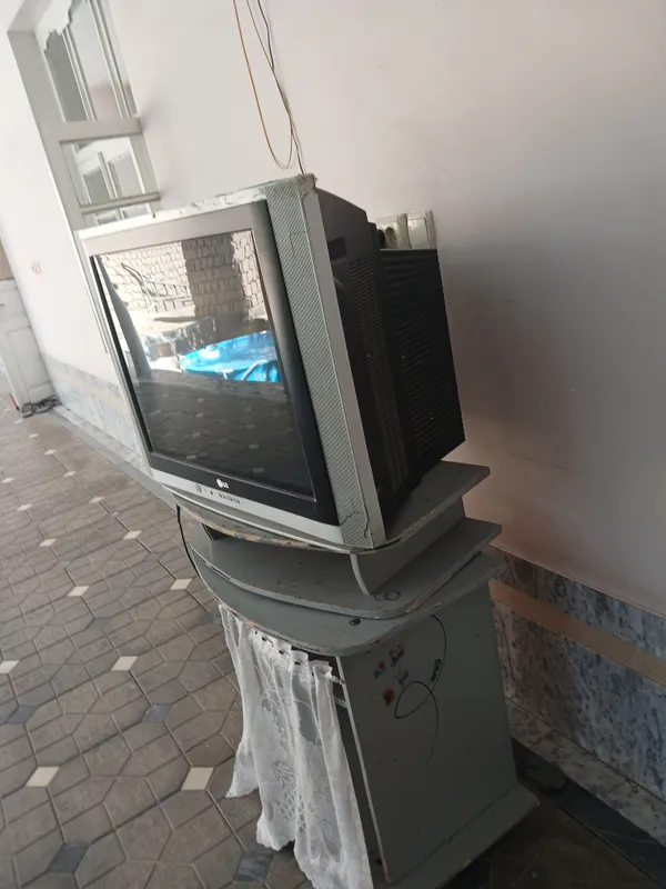 Телевизор продаётся 1