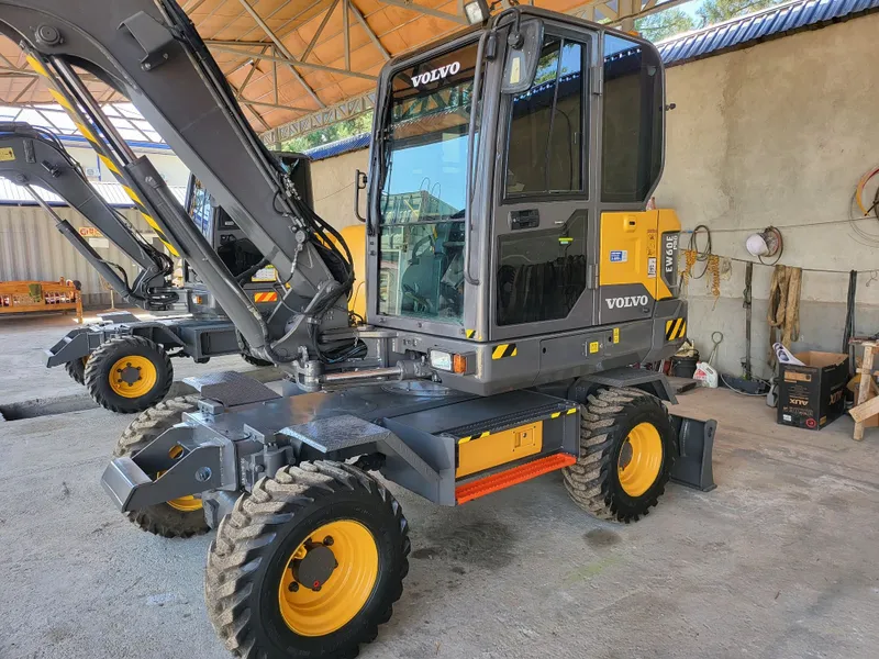 Mini Volvo 60 pro ekskvator karea dan zuri keldi.