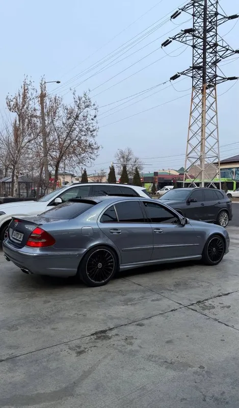 W211 mercedes benz 3