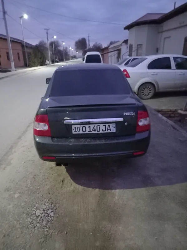 Lada Priora 2008 sotiladi