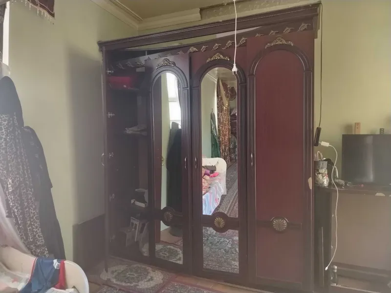 4 eshikli oynali shkaf sotiladi 4 eshikli oynali shkaf sotiladi