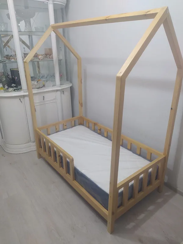 Продается новая детская кровать из дерева, покрытая лаком. — фото 4
